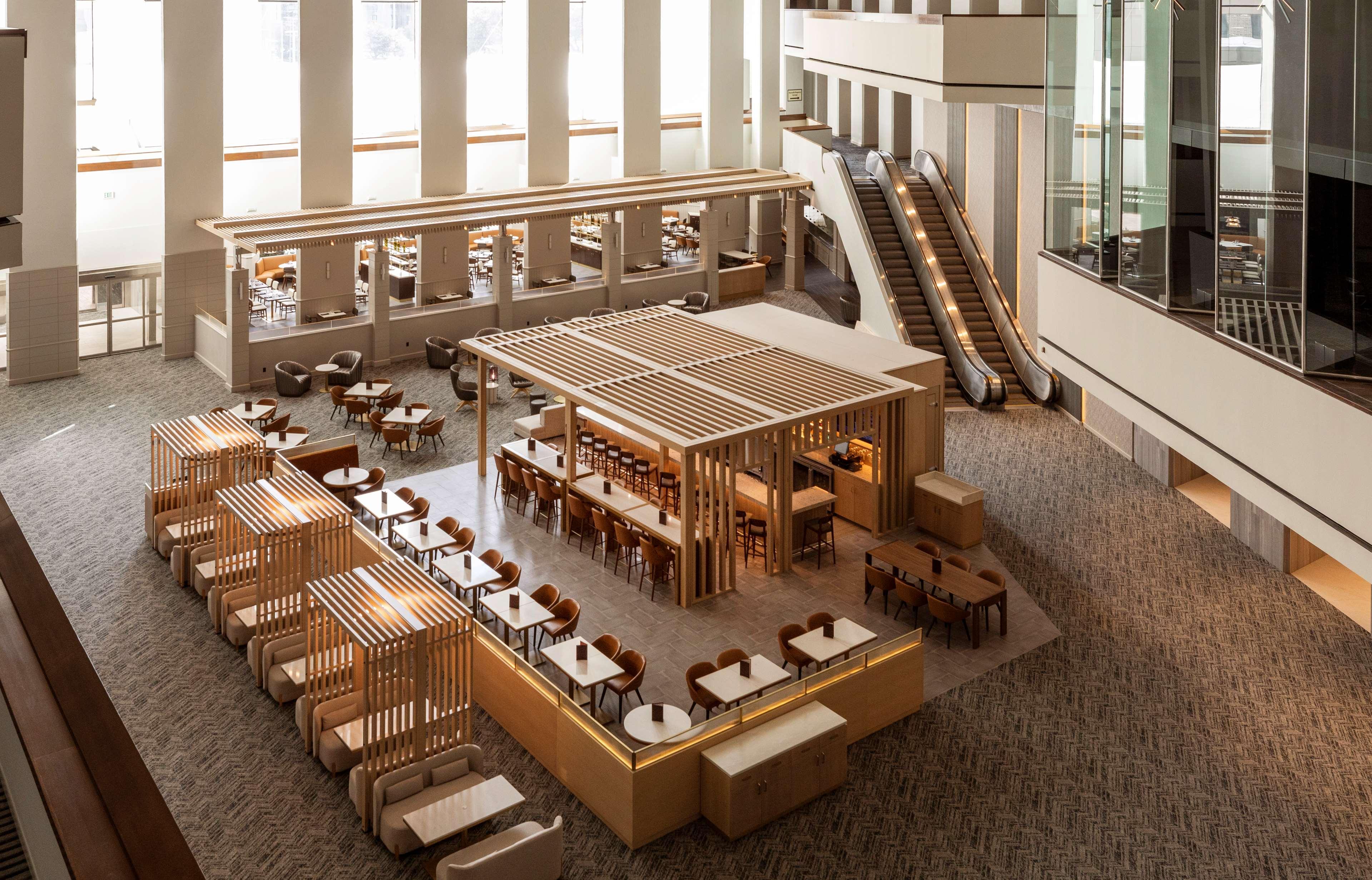 Отель Hyatt Regency Houston Downtown Экстерьер фото