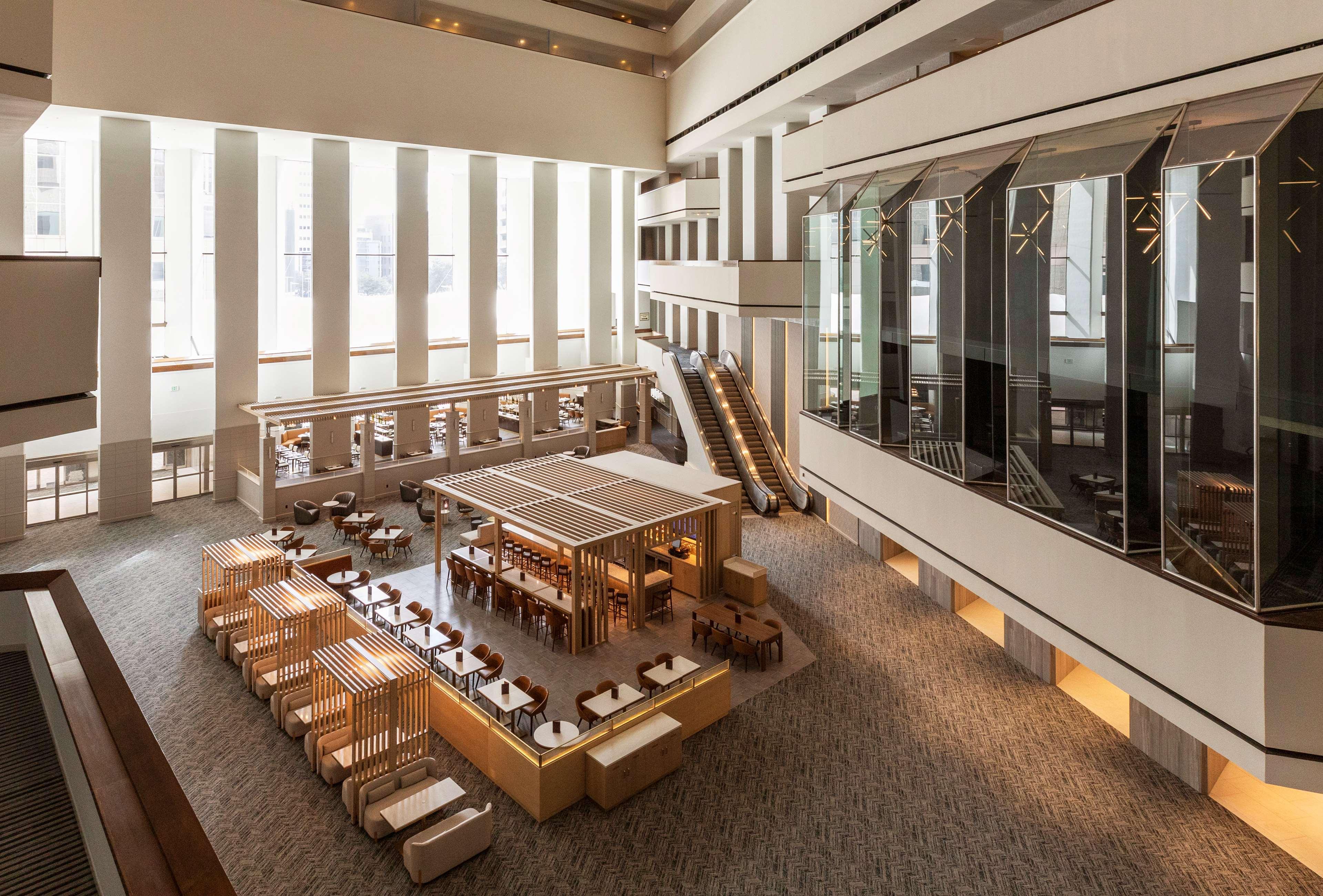 Отель Hyatt Regency Houston Downtown Экстерьер фото