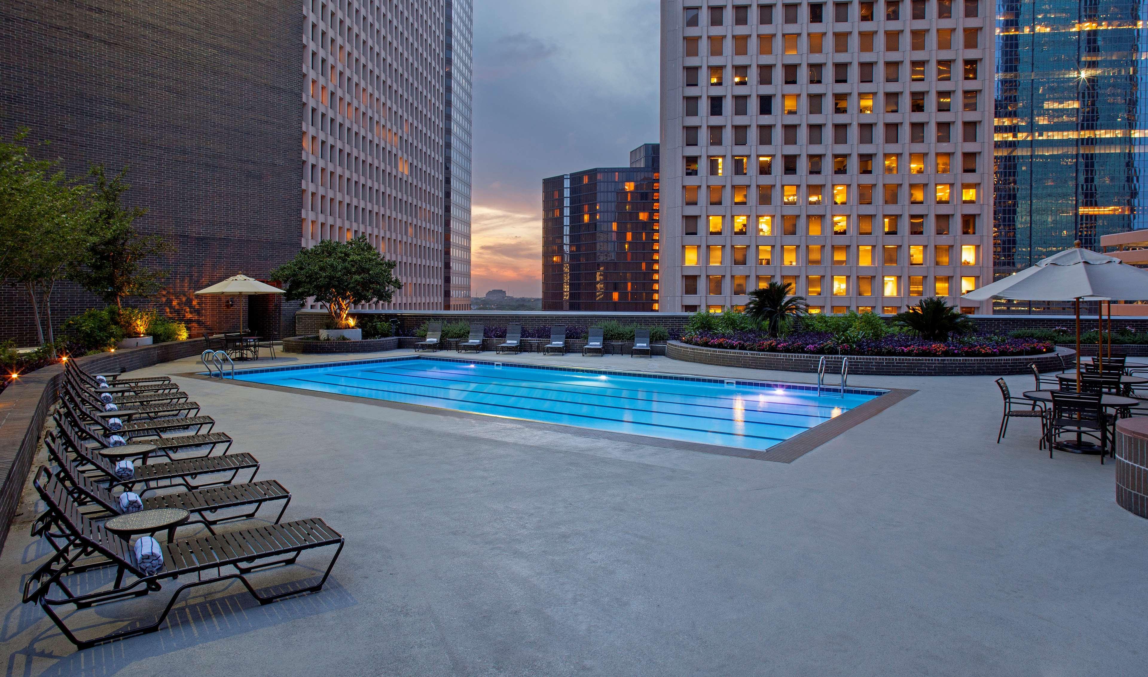 Отель Hyatt Regency Houston Downtown Экстерьер фото