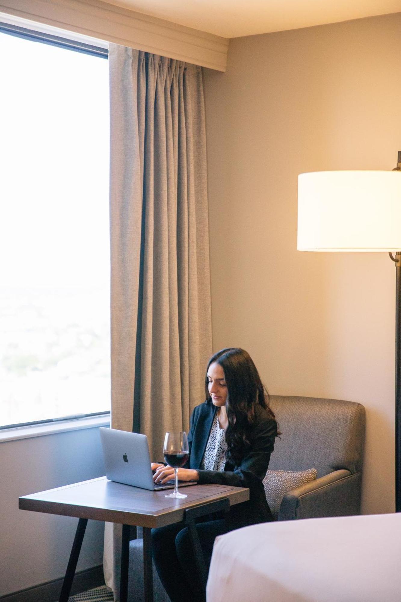 Отель Hyatt Regency Houston Downtown Экстерьер фото